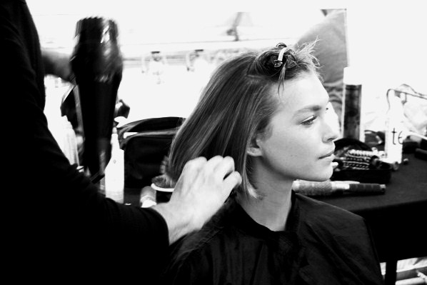 Behind-the-scenes-Elie-Saab-Backstage--27-