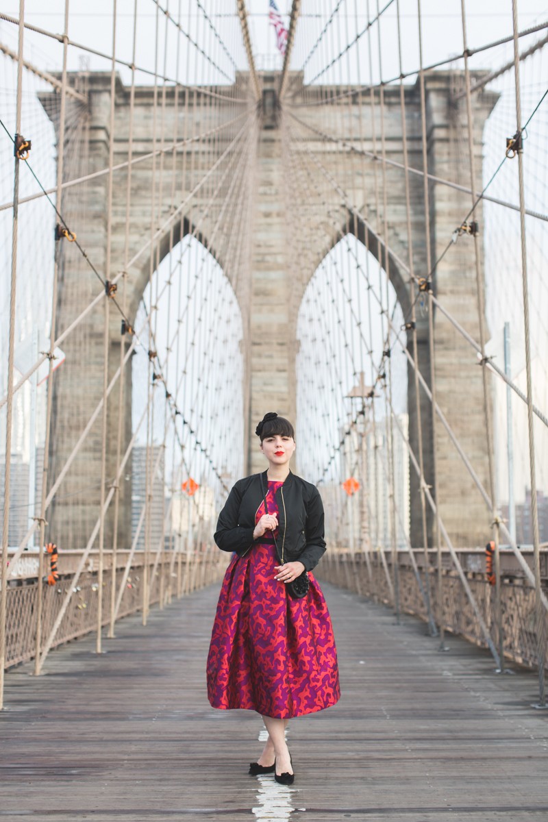 paule ka world wise woman new york brooklyn bridge carrie bradshaw style - copyright paulinefashionblog.com_-3