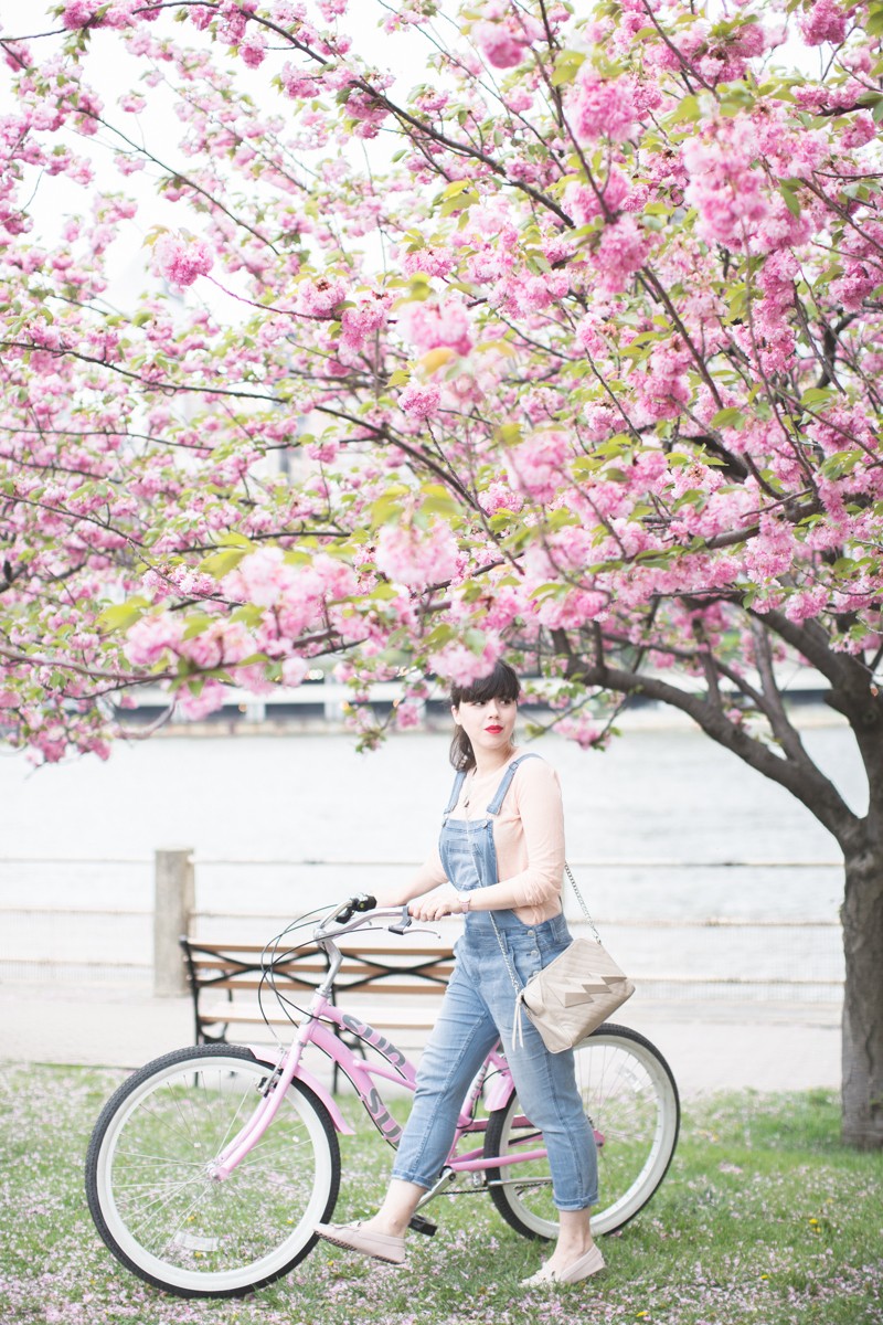 tods gommino dotsoflife bleecker blues pink bike cherry blossom - copyright paulinefashionblog.com_-2
