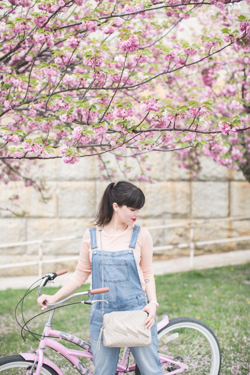 tods gommino dotsoflife bleecker blues pink bike cherry blossom - copyright paulinefashionblog.com_-4