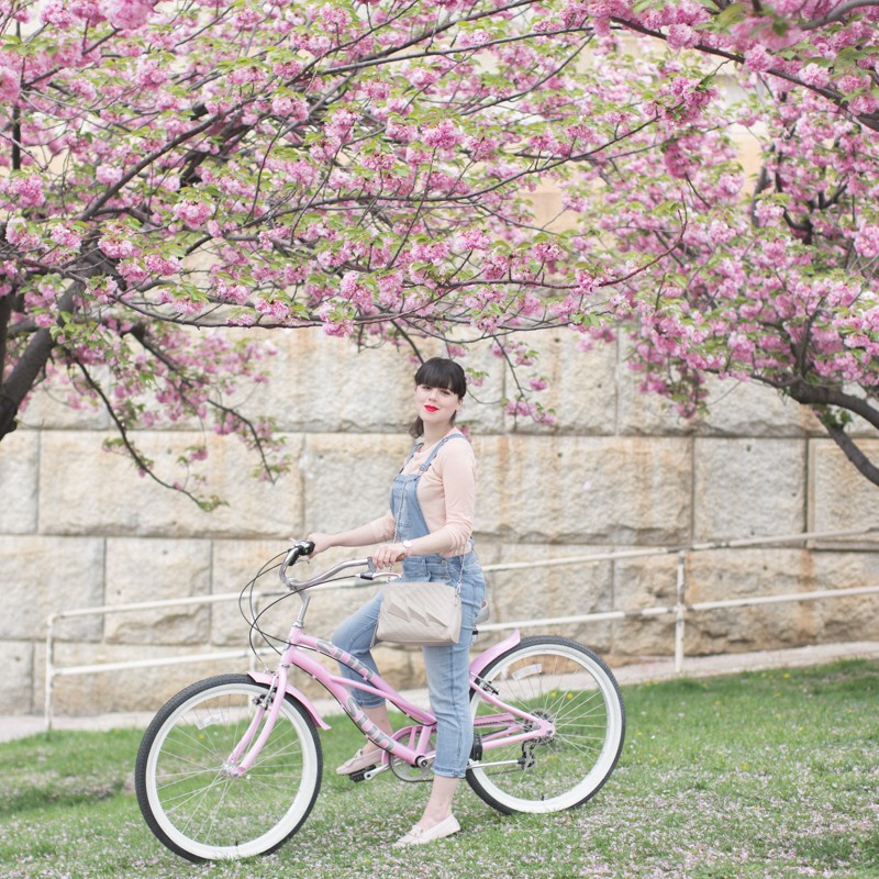 tods gommino dotsoflife bleecker blues pink bike cherry blossom - copyright paulinefashionblog.com_-6