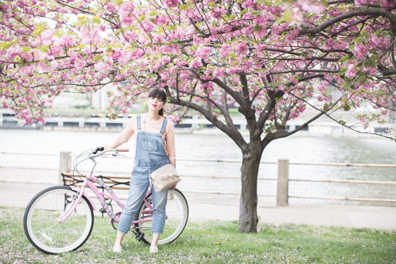 tods gommino dotsoflife bleecker blues pink bike cherry blossom - copyright paulinefashionblog.com_