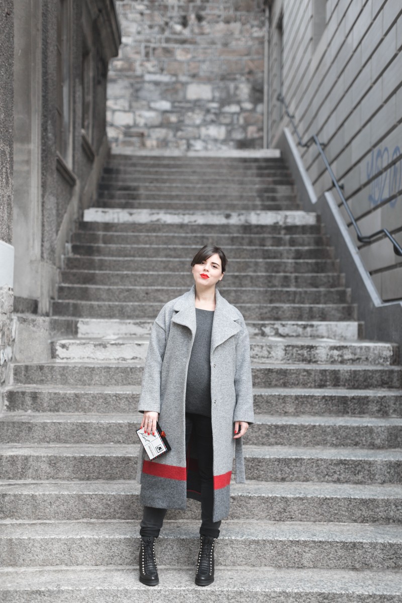 1 ikks manteau ligne rouge karl over the world postcard clutch - photo credit paulinefashionblog.com-1-5