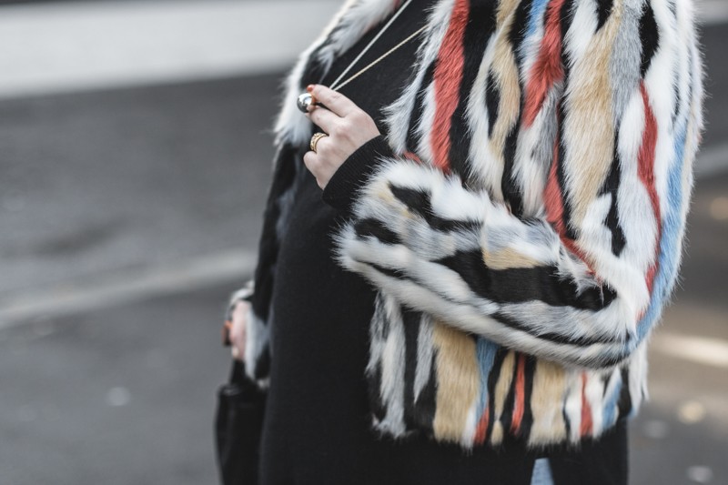 marc o polo turtle neck multi color faux fur sezane clark sac  - photo credit paulinefashionblog.com-5