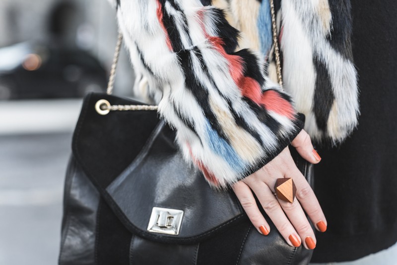 marc o polo turtle neck multi color faux fur sezane clark sac  - photo credit paulinefashionblog.com-8