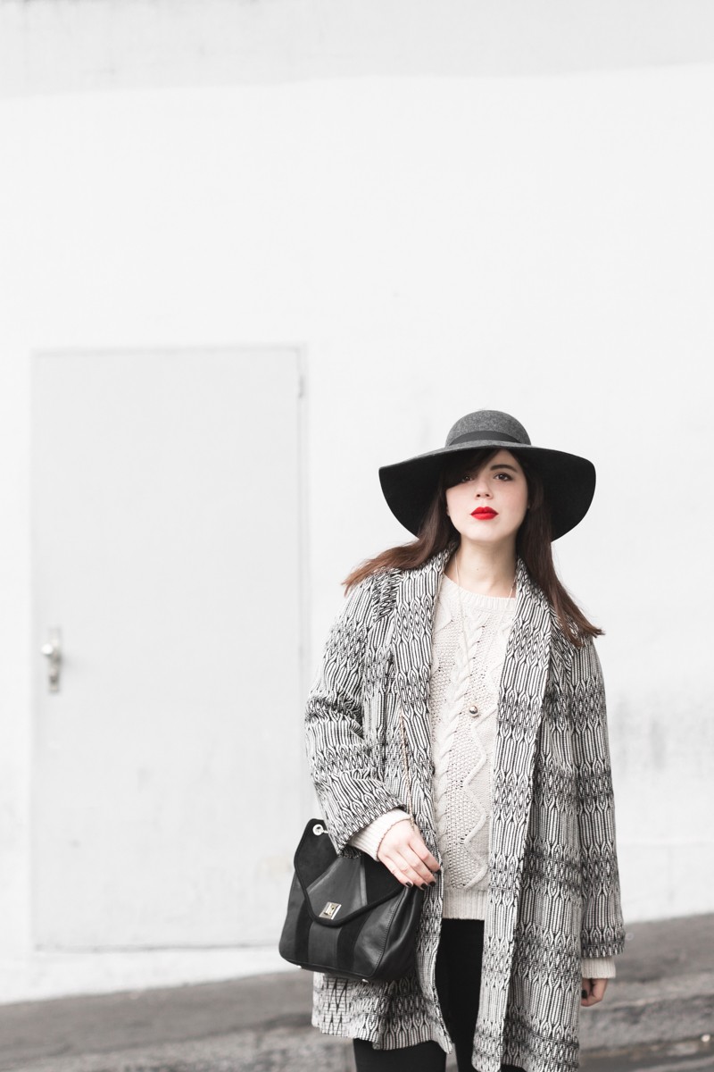 marcopolo hat manteau bash paris bionda castana flats sac sezane - photo credit paulinefashionblog.com-3