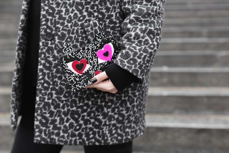 look choupette in love karl lagerfeld meow luisaviaroma shoes kenzo eyes - photo credit paulinefashionblog.com-7