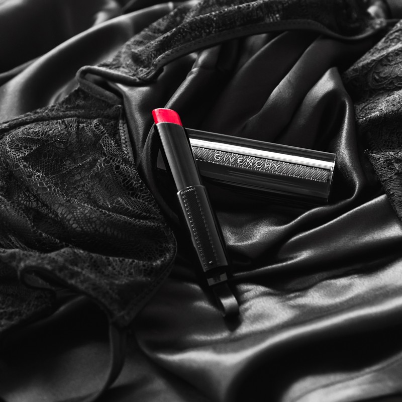 blog givenchy rouge interdit vinyl - copyright Pauline paulinefashionblog.com-2