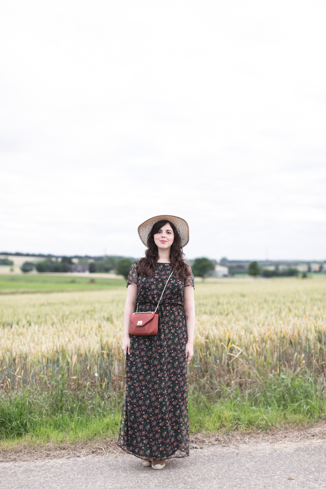 sezane paris sac clark robe fleurie espadrilles look boheme champetre - copyright Pauline paulinefashionblog.com-1