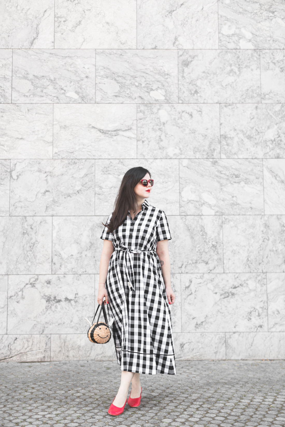 1100 gingham dress kate spade new york bumble bee bag - credit Pauline paulinefashionblog.com-1