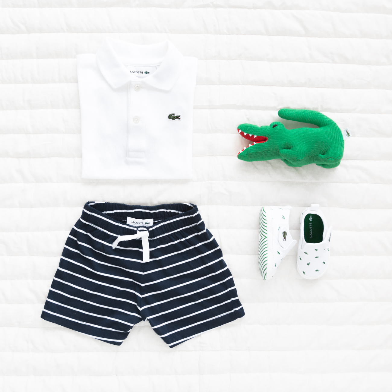 mini-looks-blog-mode-enfant-petit-garcon-bebe-coffret-cadeau-de-naissance-idee-lacoste-copyright-pauline-paulinefashionblog-com-1