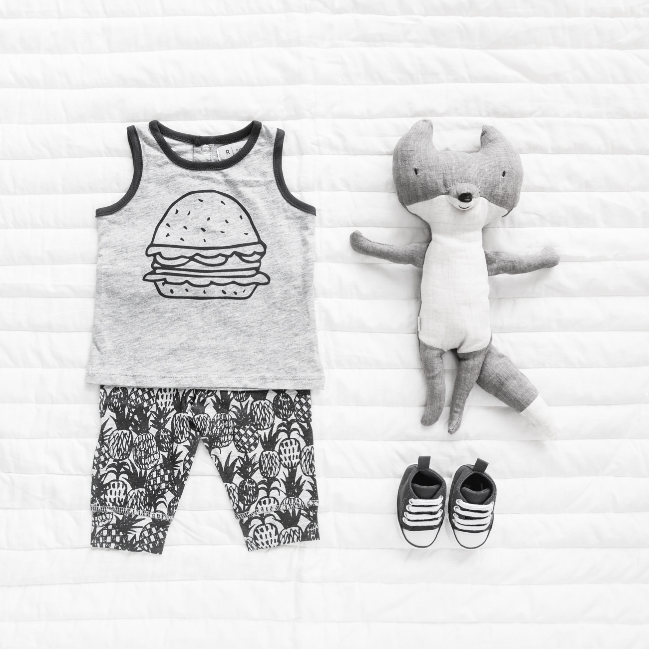 mini-looks-blog-mode-enfant-petit-garcon-bebe-la-redoute-burger-ananas-copyright-pauline-paulinefashionblog-com-1