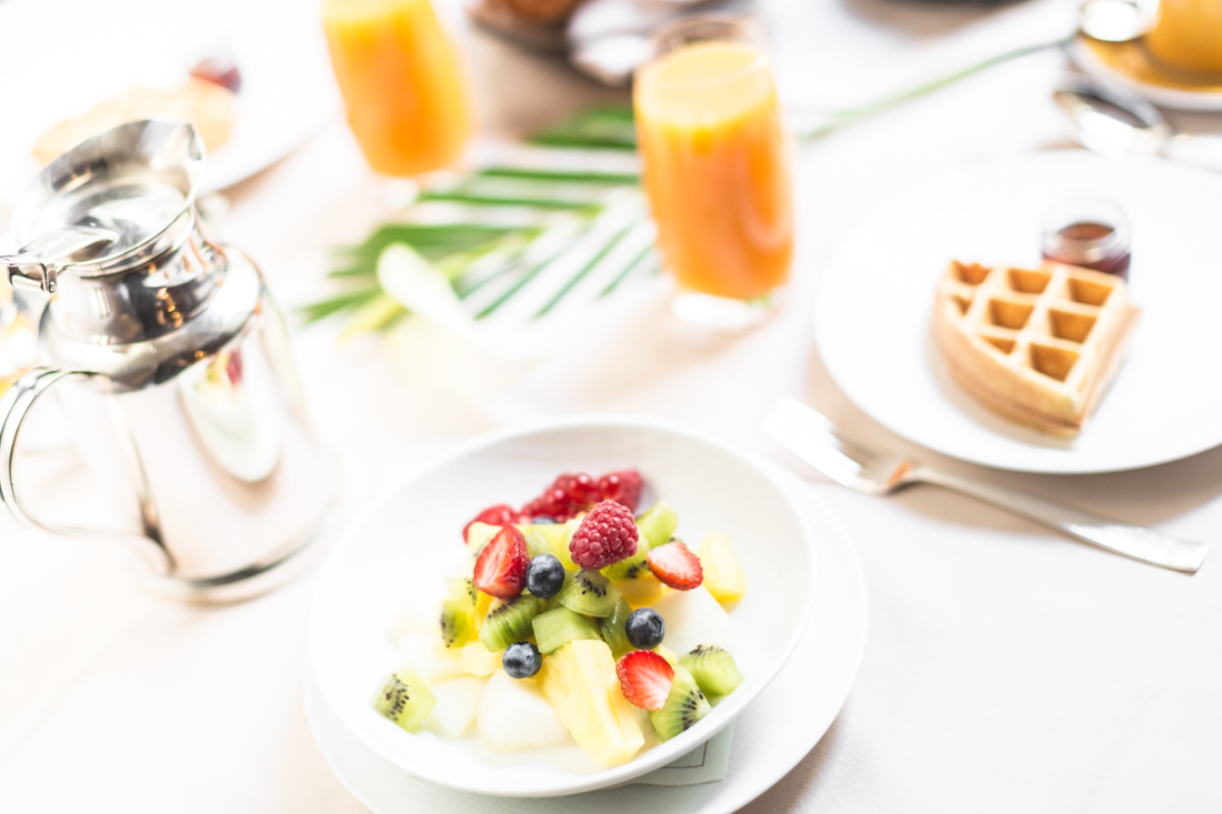 petit-dejeuner-breakfast-room-service-park-hyatt-paris-vendome-copyright-pauline-paulinefashionblog-com-2