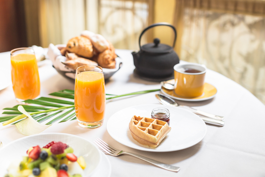 petit-dejeuner-breakfast-room-service-park-hyatt-paris-vendome-copyright-pauline-paulinefashionblog-com-3