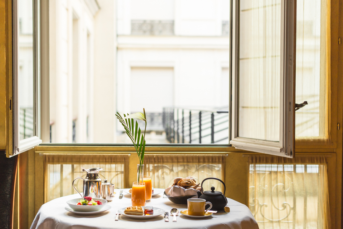 petit-dejeuner-breakfast-room-service-park-hyatt-paris-vendome-copyright-pauline-paulinefashionblog-com-4