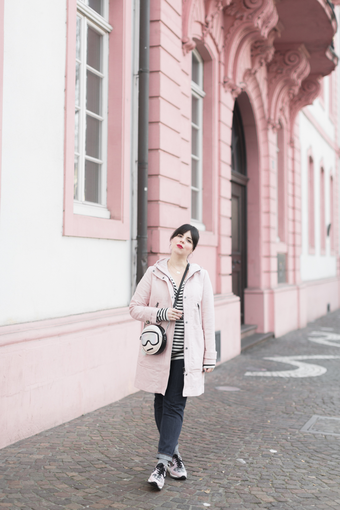 boden_pink_coat_striped_cashmere_kar_lagerfeld_holiday_copyright_pauline_paulinefashionblog_com-2