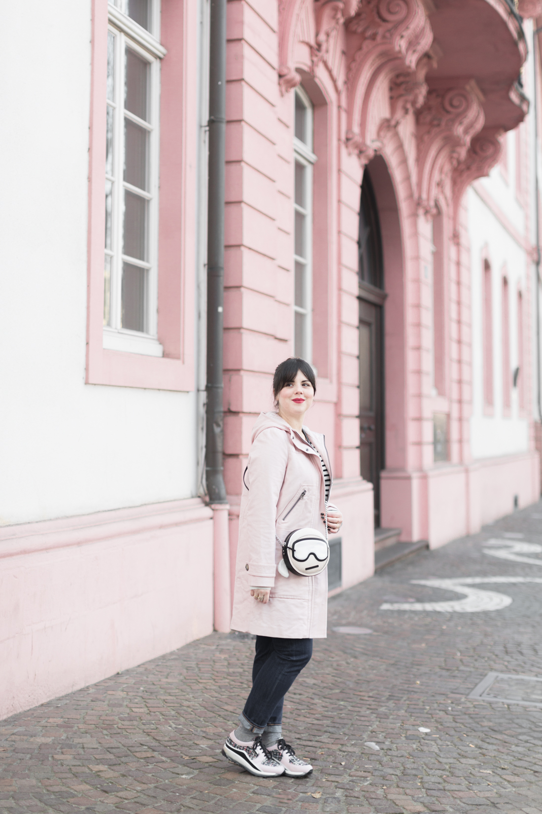 boden_pink_coat_striped_cashmere_kar_lagerfeld_holiday_copyright_pauline_paulinefashionblog_com-3