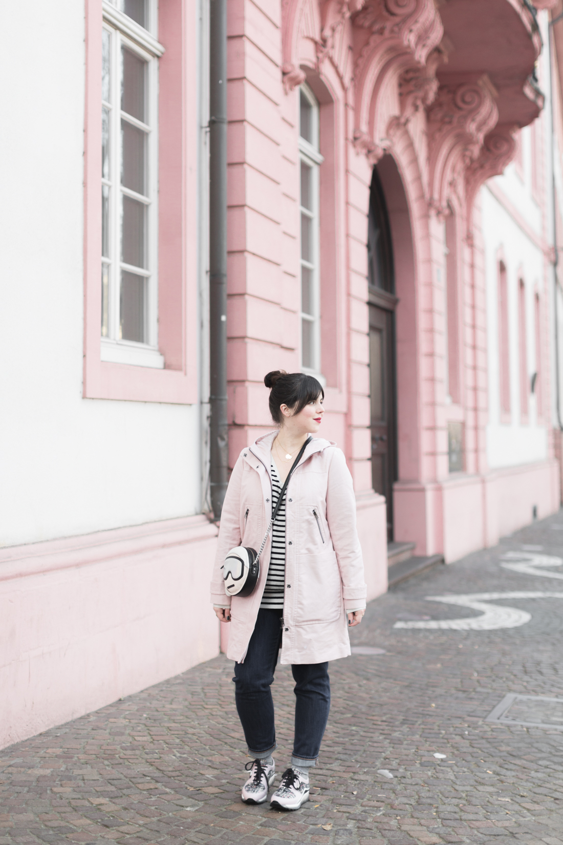 boden_pink_coat_striped_cashmere_kar_lagerfeld_holiday_copyright_pauline_paulinefashionblog_com-4