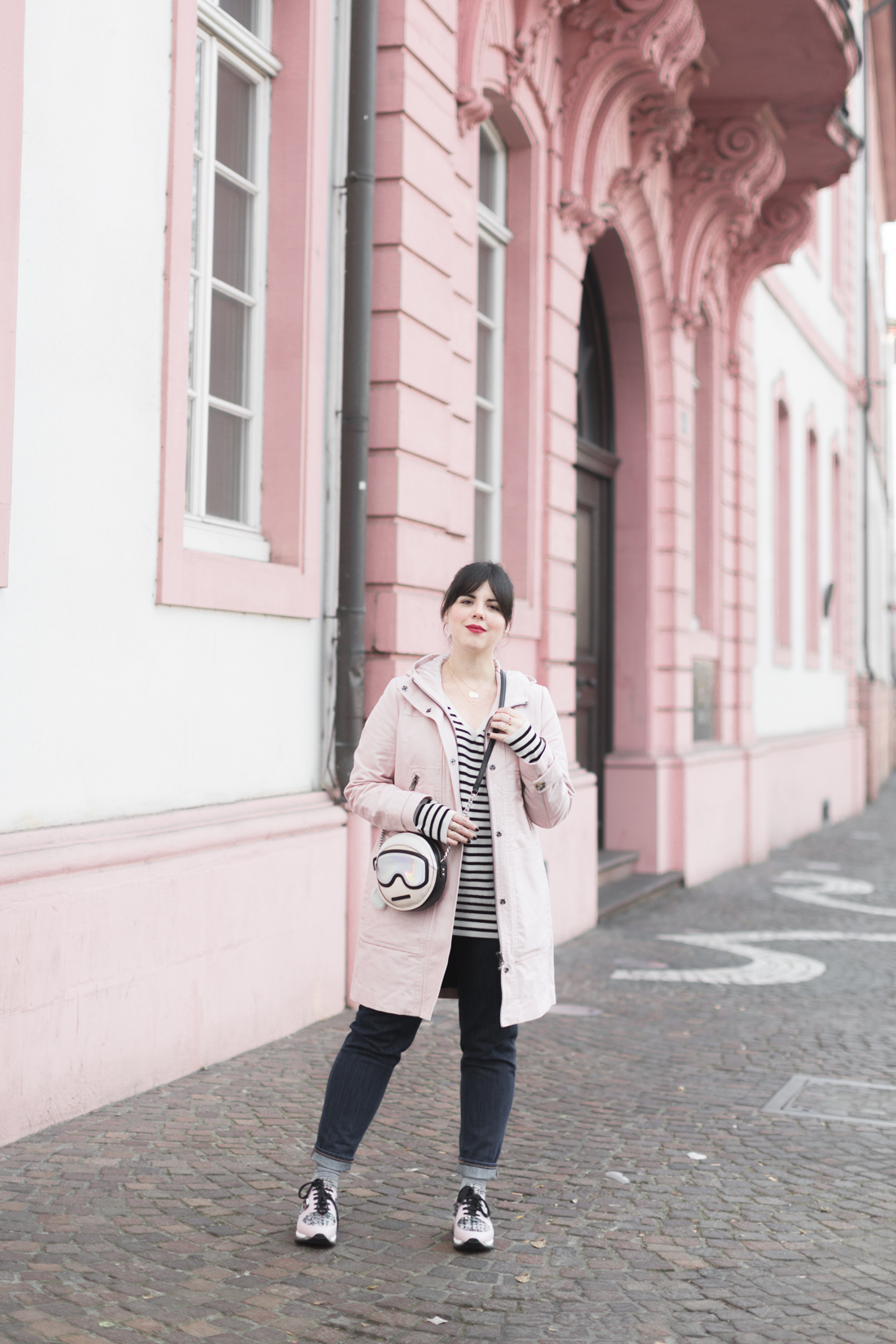 boden_pink_coat_striped_cashmere_kar_lagerfeld_holiday_copyright_pauline_paulinefashionblog_com-5