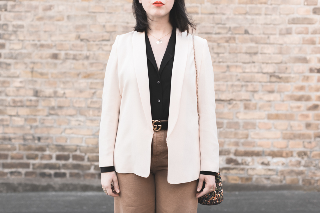 sezane_hope_fleurs_veste_sarina_nude_gucci_belt_copyright_Pauline_privez_paulinefashionblog_com-13