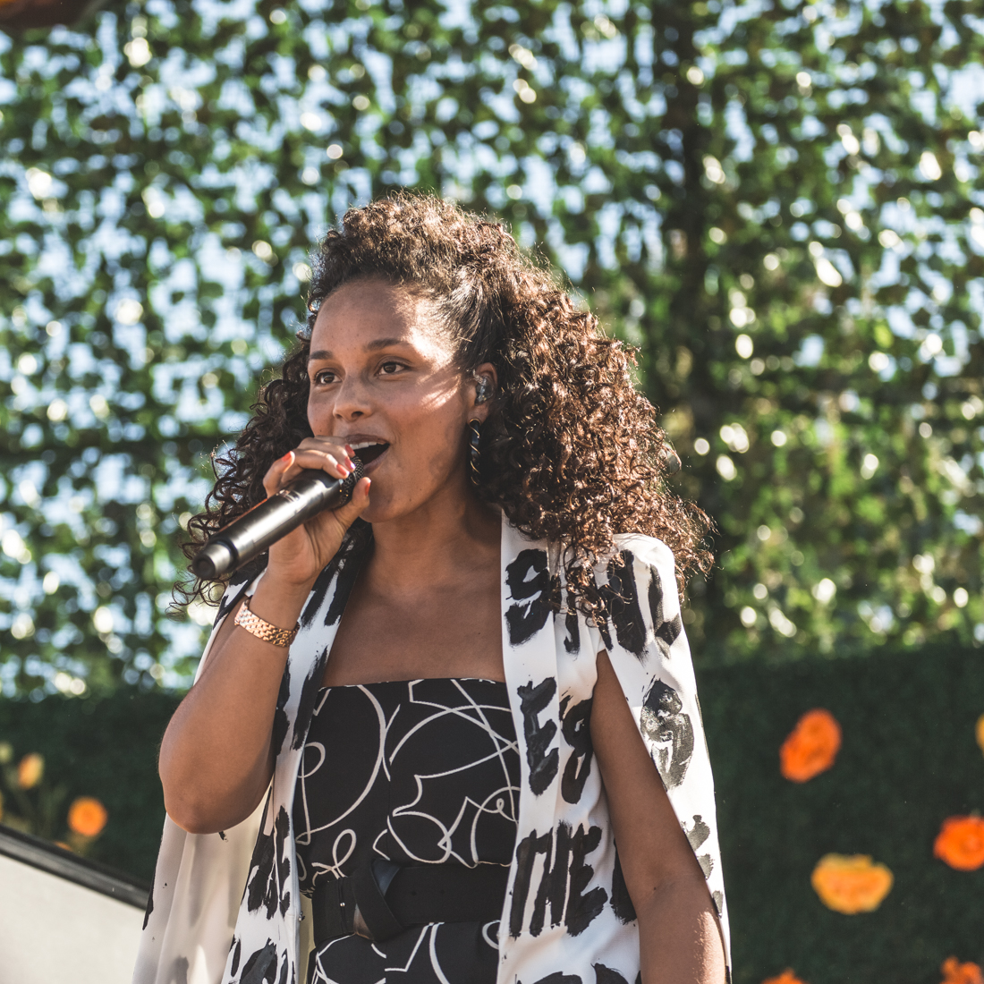 alicia_keys_concert_at_veuve_clicquot_polo_classic_new_york_vcpc10_10th_anniversary_copyright_Pauline_Privez_paulinefashionblog_com-3