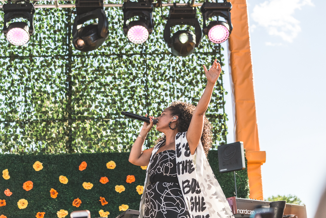 alicia_keys_concert_at_veuve_clicquot_polo_classic_new_york_vcpc10_10th_anniversary_copyright_Pauline_Privez_paulinefashionblog_com-6