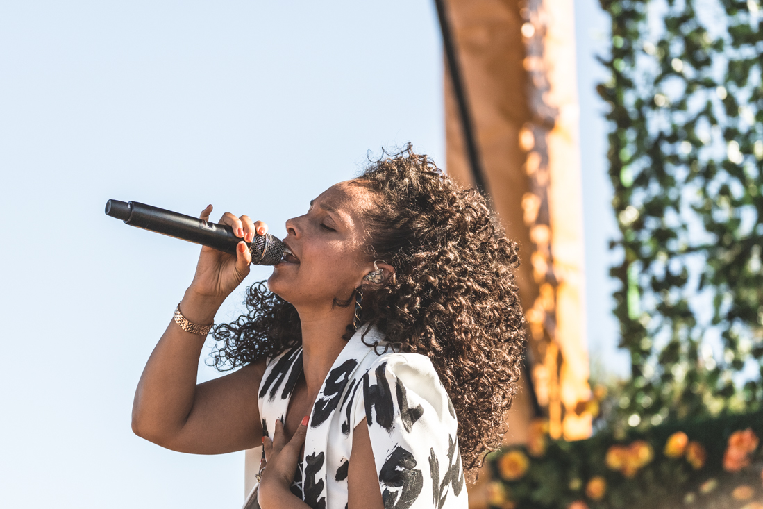 alicia_keys_concert_at_veuve_clicquot_polo_classic_new_york_vcpc10_10th_anniversary_copyright_Pauline_Privez_paulinefashionblog_com-8