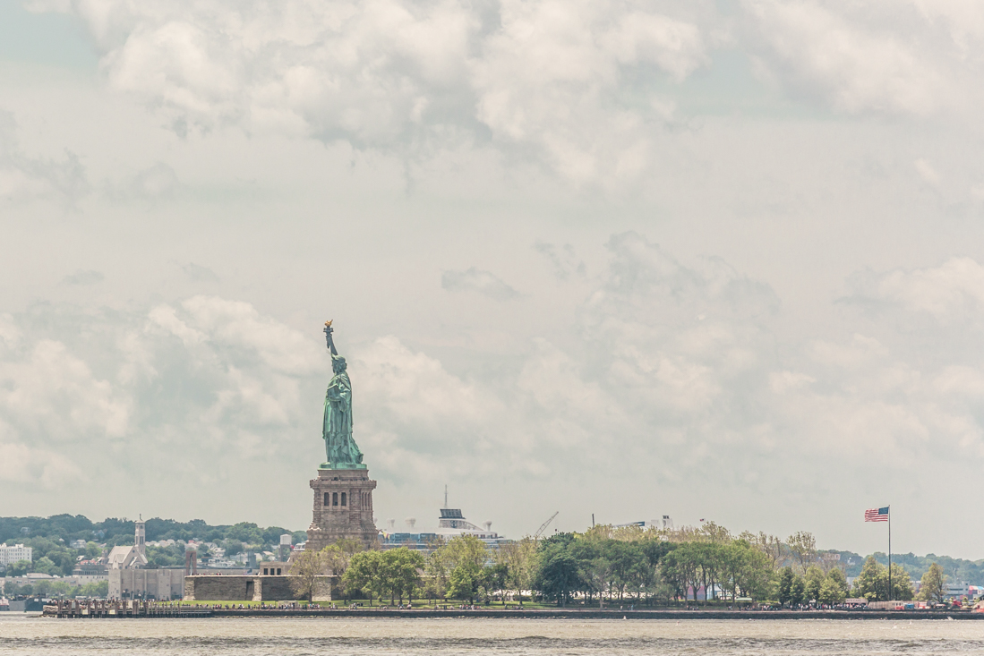 ferry_veuve_clicquot_polo_classic_new_york_copyright_Pauline_Privez_paulinefashionblog_com-2