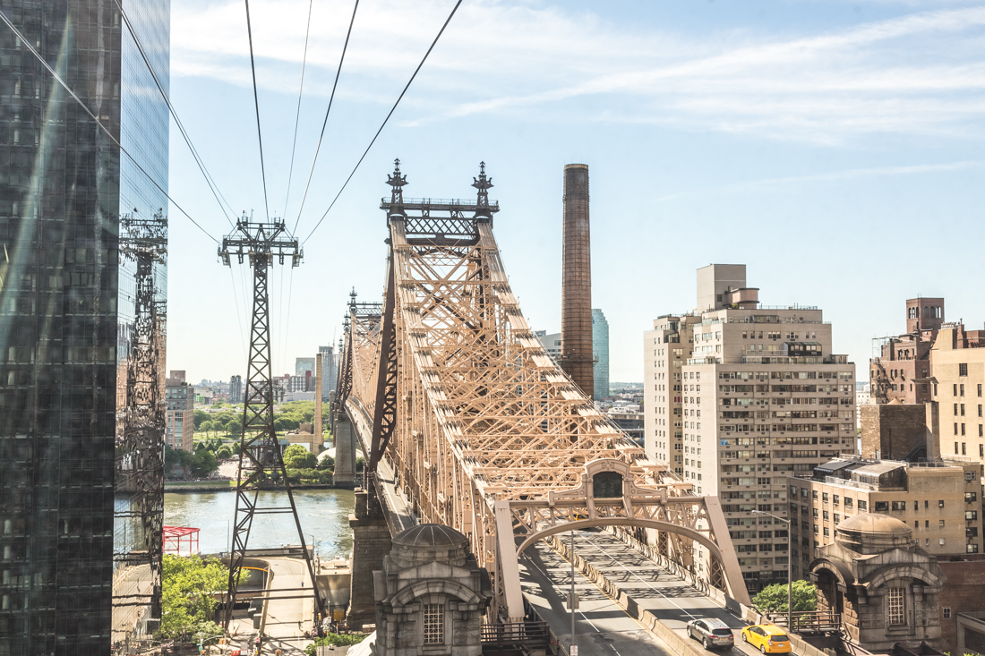 roosevelt_island_tram_faculty_house_queensboro_bridge_copyright_Pauline_Privez_paulinefashionblog_com-3