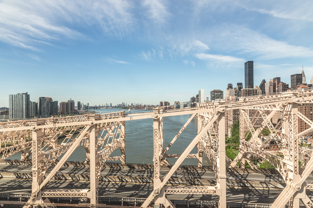 roosevelt_island_tram_faculty_house_queensboro_bridge_copyright_Pauline_Privez_paulinefashionblog_com-6