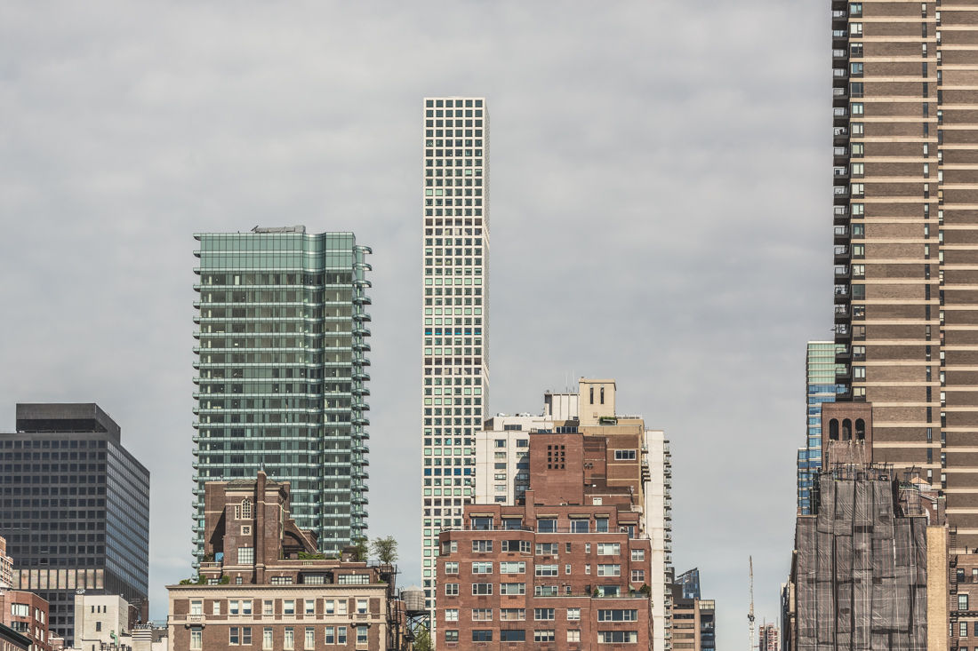 roosevelt_island_tram_faculty_house_queensboro_bridge_copyright_Pauline_Privez_paulinefashionblog_com-8